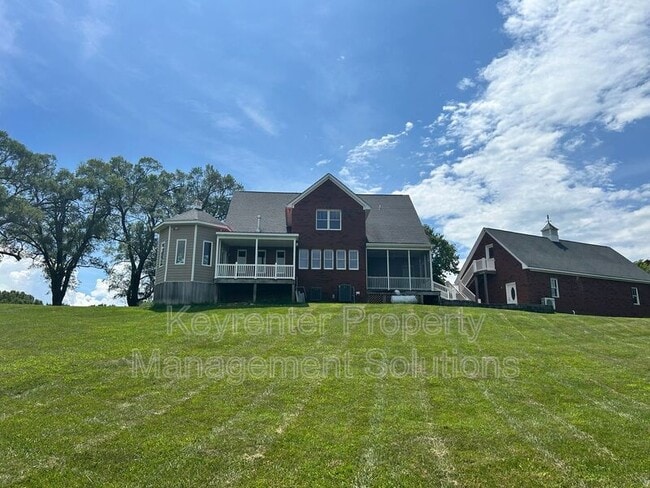property at 33 Hodge Farm Ln