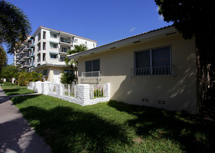 325 Majorca Ave in Coral Gables, FL - Foto de edificio - Building Photo