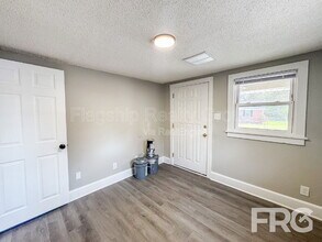 600 Howell St in Greenville, NC - Building Photo - Building Photo