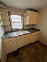 411 W Washington St, Unit 2 in Macomb, IL - Foto de edificio - Building Photo