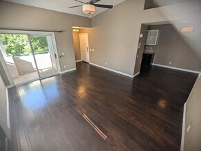 2000 Jasper Bluff St in Las Vegas, NV - Building Photo - Building Photo