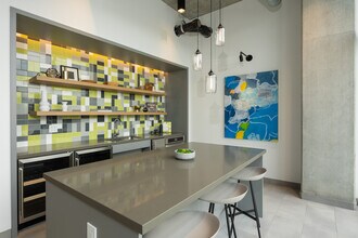 Fulbrix Apartments in Chicago, IL - Building Photo - Building Photo
