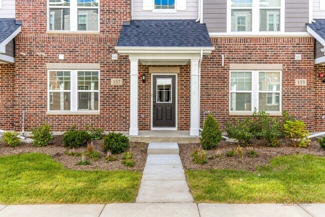 157 Yorktown Ct in Libertyville, IL - Building Photo - Building Photo