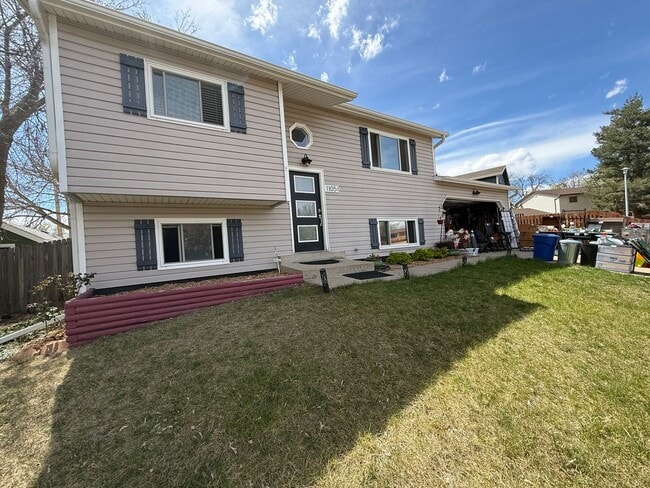 property at 11051 Kendall Dr