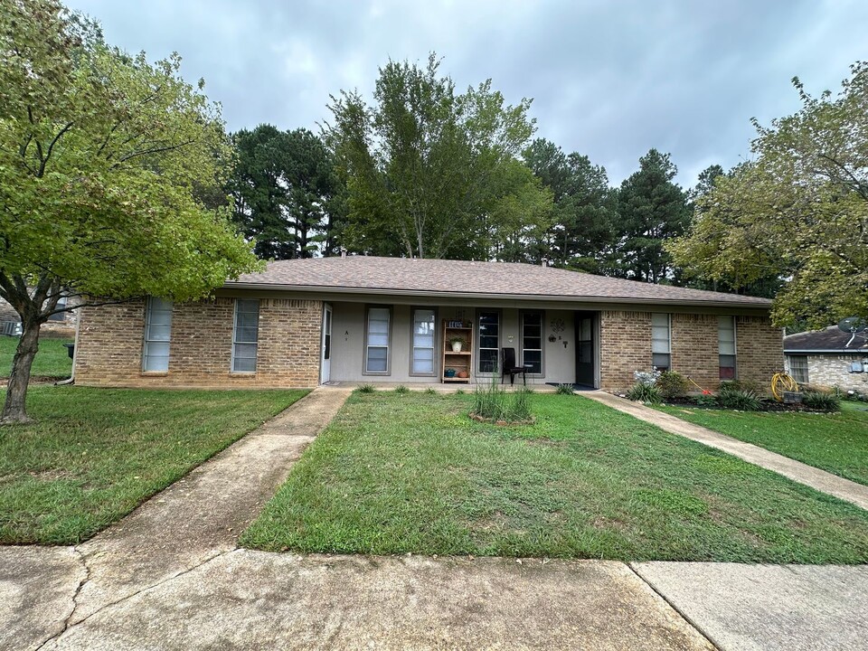 1008 Cheryl St in Longview, TX - Building Photo