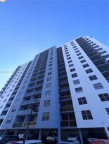 401 NE 69th St in Miami Beach, FL - Building Photo