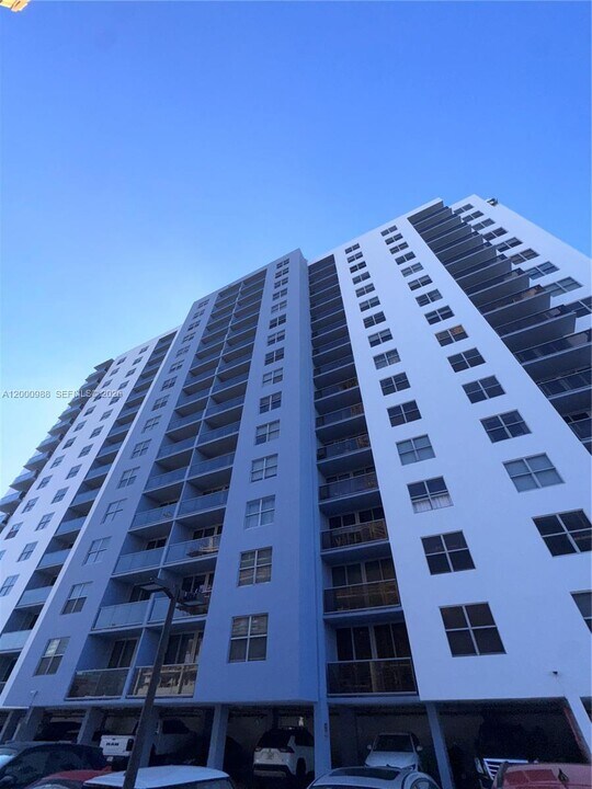 401 NE 69th St in Miami Beach, FL - Building Photo