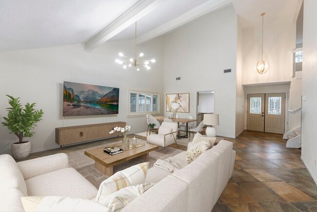 property at 10 Glorybower Ct