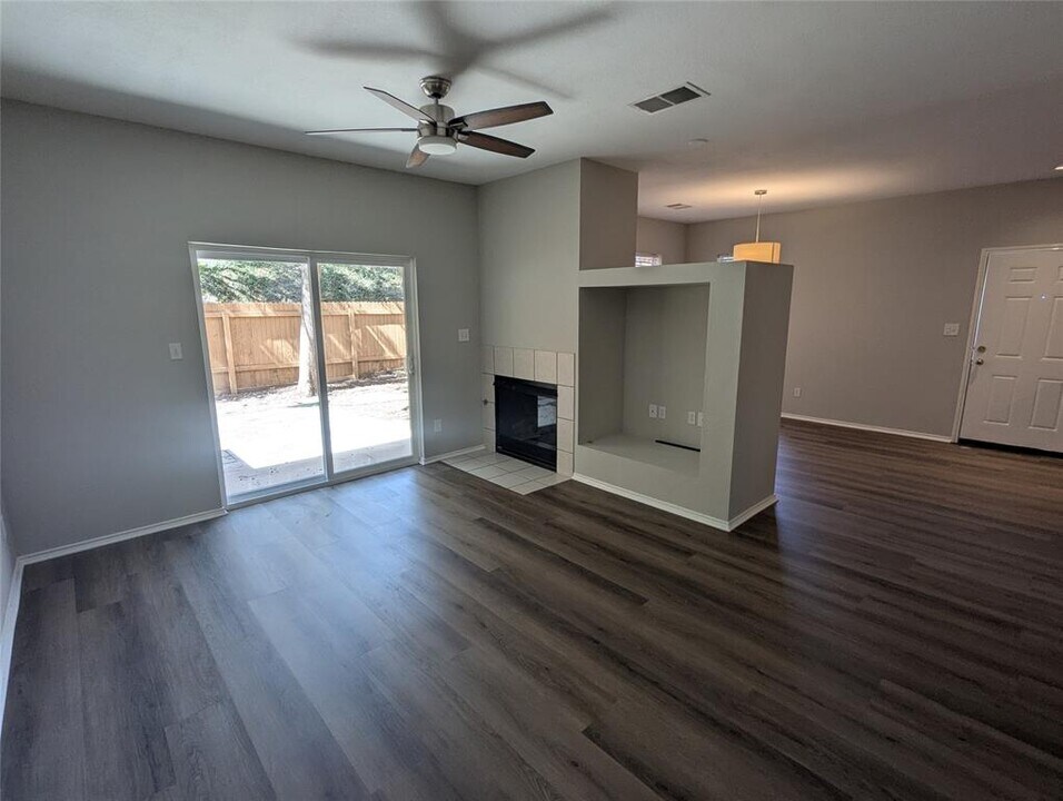 7501 Shadowridge Run in Austin, TX - Building Photo