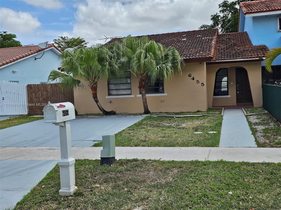 6455 SW 135th Ave in Miami, FL - Building Photo