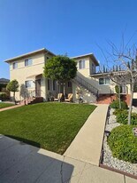 7835 1/4 Flight Ave, Unit One Bedroom in Los Angeles, CA - Building Photo