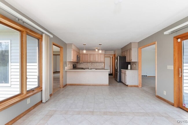 property at 3293 Greenleafe Dr