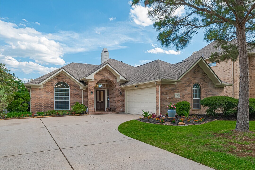 2347 Golden Shores Ln in League City, TX - Building Photo