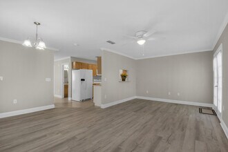 537 Wingspan Way in Crestview, FL - Building Photo - Building Photo