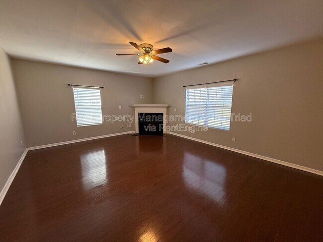 5207 Silverbrook Dr in McLeansville, NC - Building Photo - Building Photo