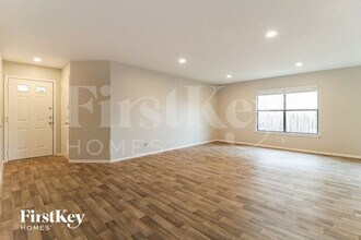 8914 Athens in San Antonio, TX - Building Photo - Building Photo