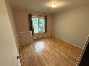 1023 Dufferin Crescent in Nanaimo, BC - Building Photo - Building Photo