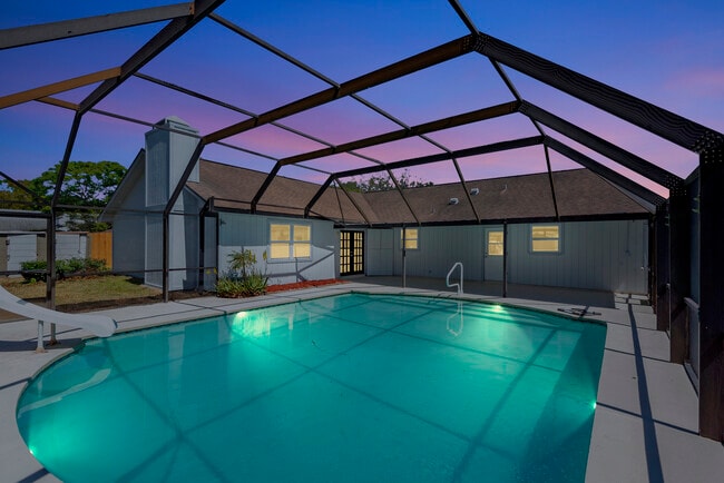 490 Spruceview Dr in Port Orange, FL - Foto de edificio - Building Photo