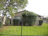 5905-5907 40th St in Sacramento, CA - Foto de edificio - Building Photo