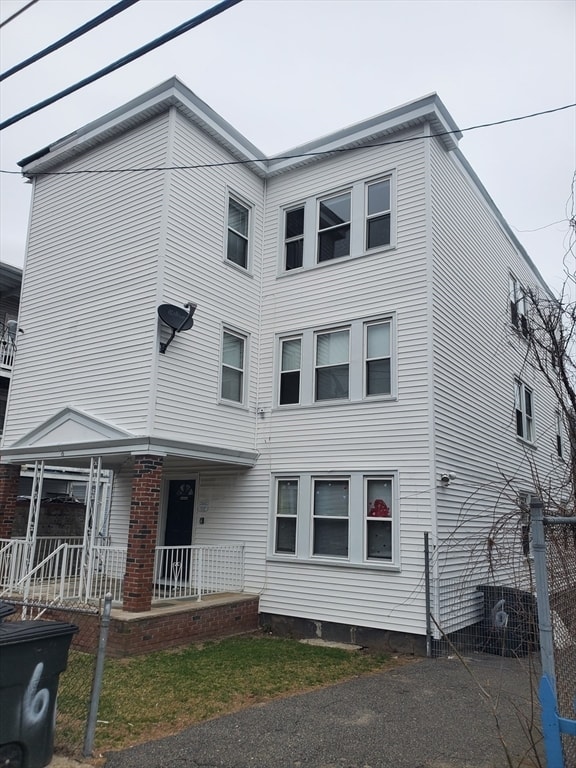 property at 6 Boyd St