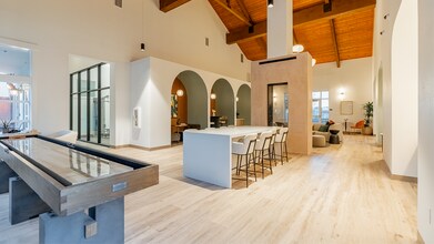 850 on the Avenue in West Sacramento, CA - Foto de edificio - Building Photo