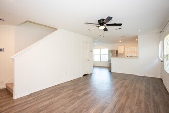 5403 Rosser Ruby Way in Brookshire, TX - Building Photo - Building Photo