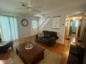 Southside Auburn Cottage in Auburn, AL - Building Photo - Building Photo