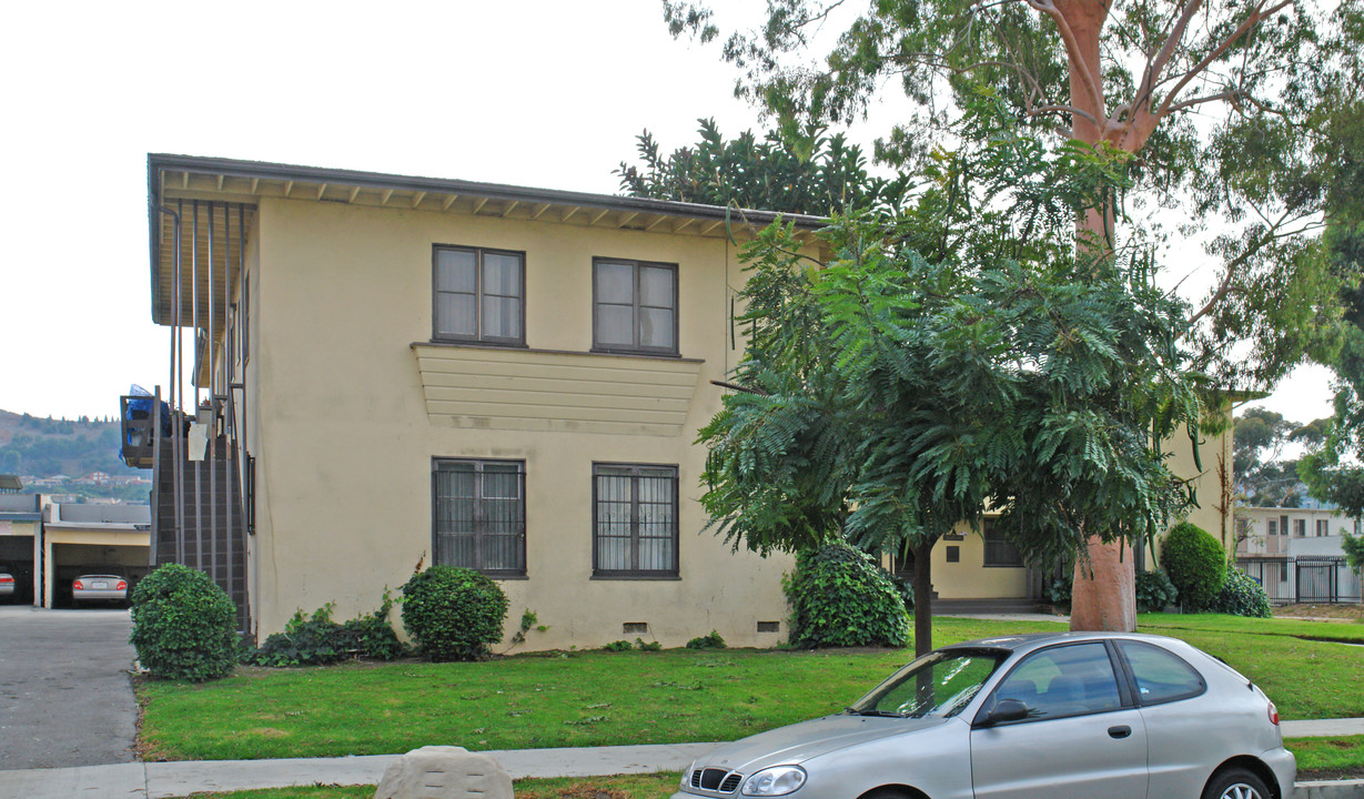 5652 Corbett St in Los Angeles, CA - Building Photo