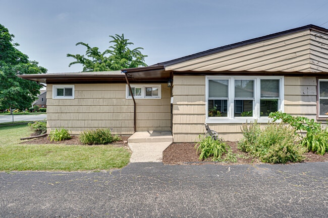 637 Barnsdale Rd in La Grange Park, IL - Building Photo - Building Photo