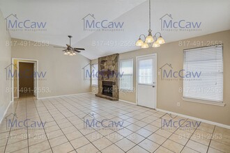 7117 Wagonwheel Rd in Fort Worth, TX - Building Photo - Building Photo