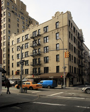 346 Bleecker St in New York, NY - Building Photo - Building Photo