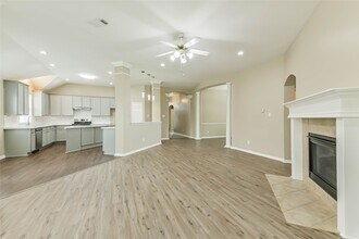 10542 Oleander Point Dr in Houston, TX - Building Photo - Building Photo