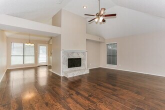 3309 Country Creek Ln in Fort Worth, TX - Building Photo - Building Photo