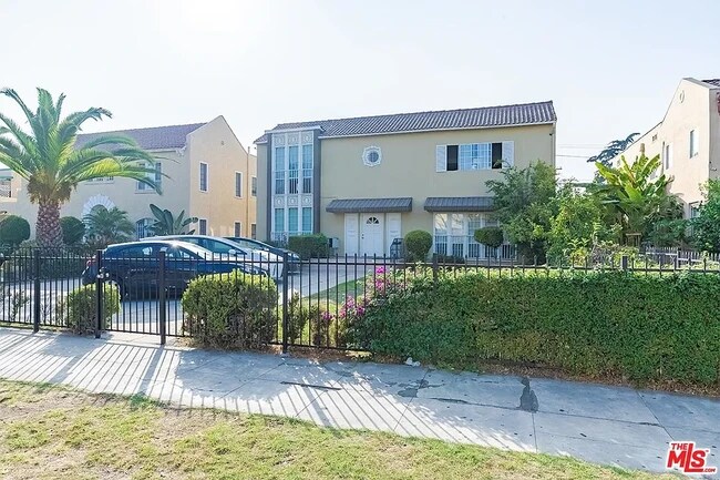 115 S New Hampshire Ave in Los Angeles, CA - Building Photo - Building Photo
