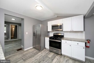 133 E Federal St in Burlington, NJ - Building Photo - Building Photo