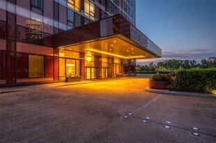 5100 San Felipe St in Houston, TX - Building Photo