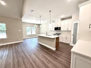 110 Seminole Cove in Gainesville, TX - Building Photo - Building Photo