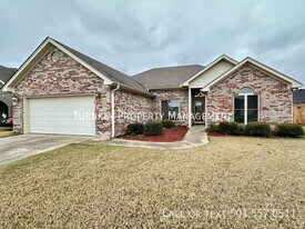 13601 Stonehenge Cove in North Little Rock, AR - Building Photo