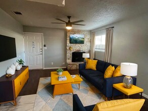 309 E Grady Dr in Austin, TX - Building Photo - Building Photo