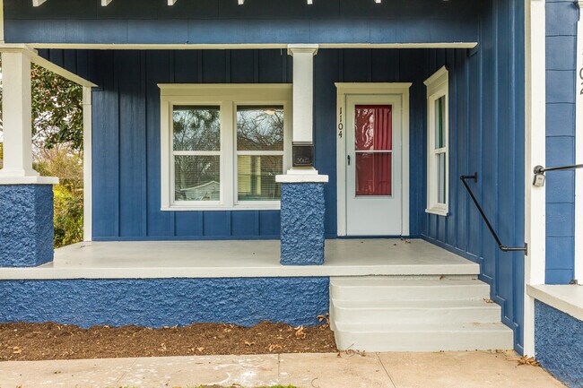 1104 S 11th St in Temple, TX - Foto de edificio - Building Photo