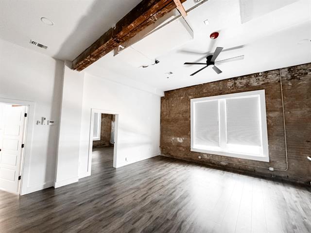 101 E Main St-Unit -216 in Denison, TX - Building Photo