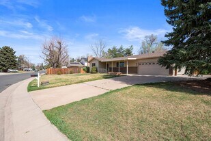 7112 S Washington St in Centennial, CO - Building Photo