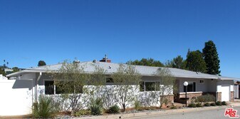 11365 Chalon Rd in Los Angeles, CA - Building Photo