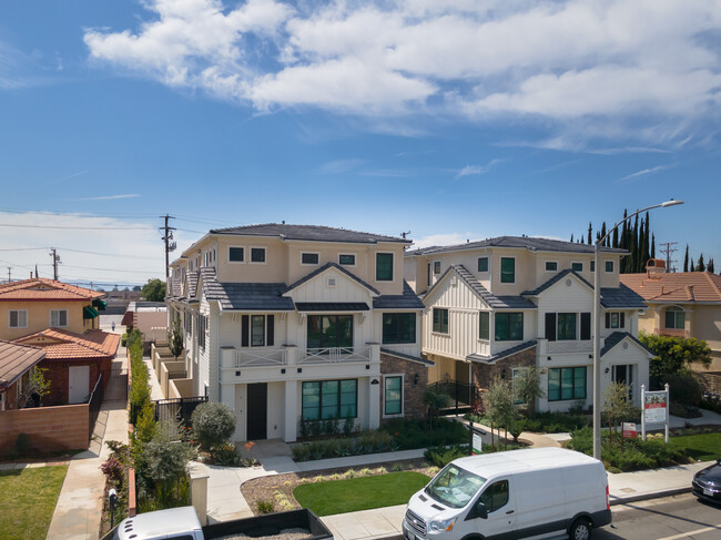 22-26 Colorodo Blvd in Arcadia, CA - Building Photo - Building Photo