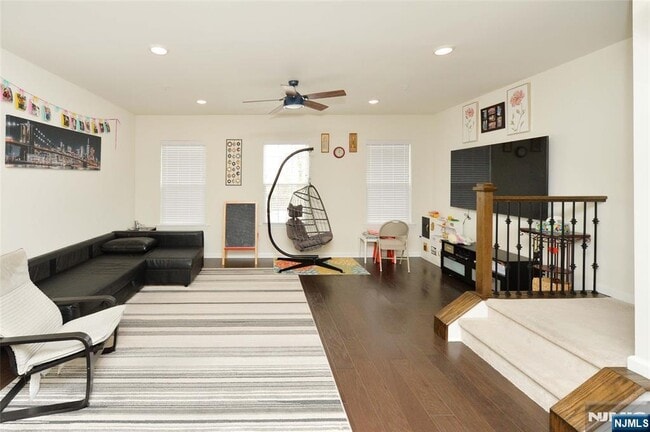 12-48-48 12th St in Fair Lawn, NJ - Building Photo - Building Photo