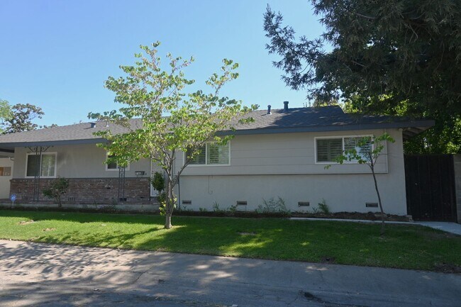 2360 53rd Ave in Sacramento, CA - Building Photo - Building Photo