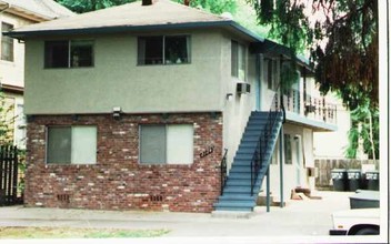 2124 H St in Sacramento, CA - Building Photo - Building Photo