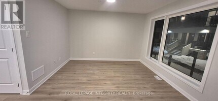 401 Glenroy Gilbert Dr in Ottawa, ON - Building Photo - Building Photo