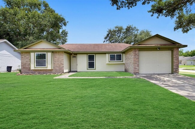 property at 2502 Ewell Dr