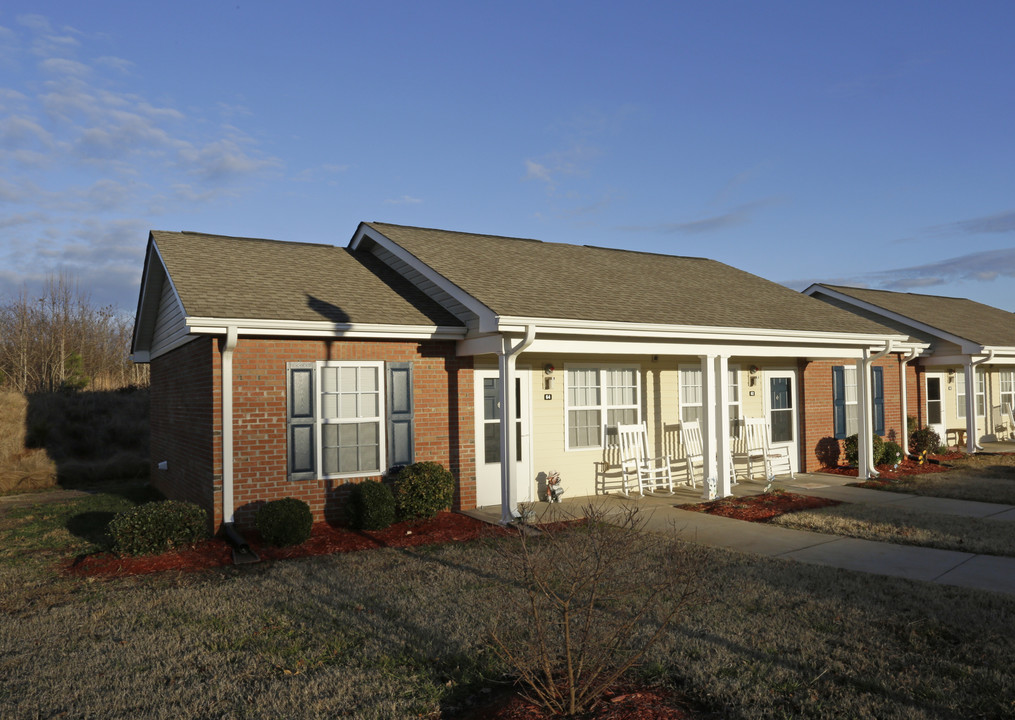 Jonathan's Joy Apartments in Anderson, SC - Foto de edificio